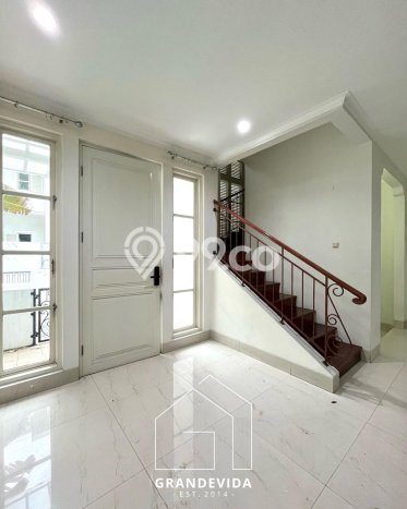 Rumah Elit Modern Tanpa Renovasi di Kemang Jakarta Selatan Rumah Elit Modern Tanpa Renovasi di Kemang Jakarta Selatan