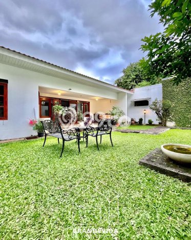 Rumah Elit Modern Siap Huni di Pejaten Jakarta Selatan Rumah Elit Modern Siap Huni di Pejaten Jakarta Selatan