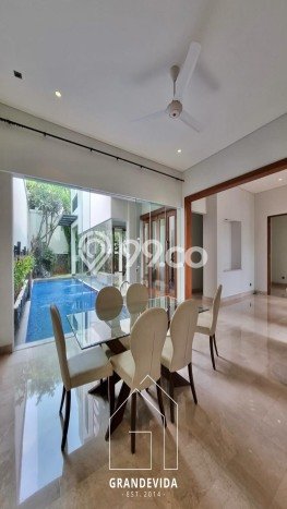 Ready to Use! Premium House LT 468m2 Desain Elegan di Kemang Ready to Use! Premium House LT 468m2 Desain Elegan di Kemang
