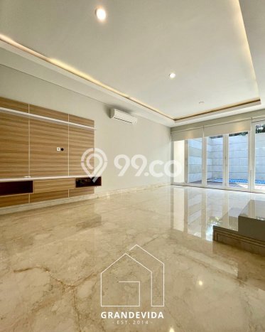Ready to Use! Luxury House LT 131m2 Desain Elegan di Kemang Ready to Use! Luxury House LT 131m2 Desain Elegan di Kemang