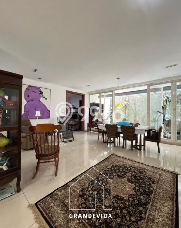 Rumah Elit Modern Tanpa Renovasi di Kemang Jakarta Selatan Rumah Elit Modern Tanpa Renovasi di Kemang Jakarta Selatan