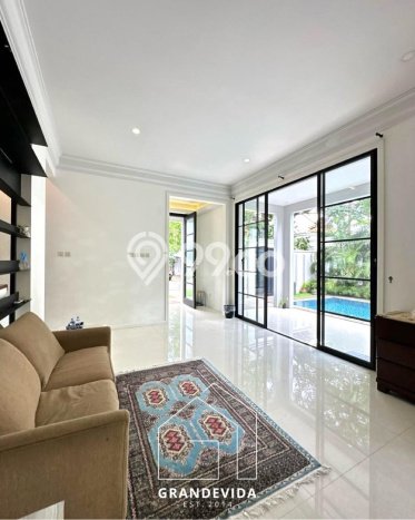Ready to Use! Luxury House LT 234m2 Desain Elegan di Kemang Ready to Use! Luxury House LT 234m2 Desain Elegan di Kemang