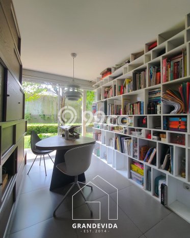Rumah Elit Modern Tanpa Renovasi di Kemang Jakarta Selatan Rumah Elit Modern Tanpa Renovasi di Kemang Jakarta Selatan
