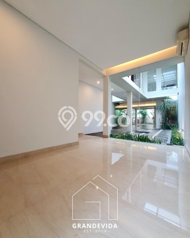 Jual Rumah Mewah Megah Dengan View Cantik di Kemang, Jakarta Selatan Jual Rumah Mewah Megah Dengan View Cantik di Kemang, Jakarta Selatan