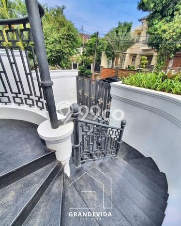 Dijual Rumah Luas Megah Dengan View Eksklusif di Cipete, Jakarta Selatan Dijual Rumah Luas Megah Dengan View Eksklusif di Cipete, Jakarta Selatan