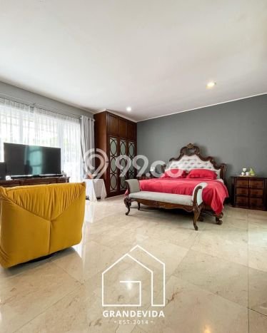 Ready to Use! Premium House LT 200m2 Desain Elegan di Kemang Ready to Use! Premium House LT 200m2 Desain Elegan di Kemang