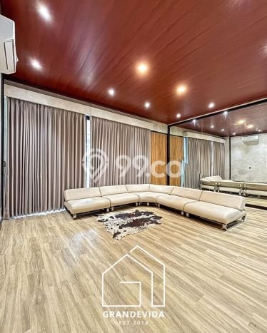 Dijual Rumah Luas Megah Dengan View Eksklusif di Pondok Indah, Jakarta Selatan Dijual Rumah Luas Megah Dengan View Eksklusif di Pondok Indah, Jakarta Selatan