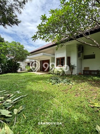 Siap Huni Rumah Mewah 4 Kamar di Kebayoran Baru Dekat ke Mana Pun Siap Huni Rumah Mewah 4 Kamar di Kebayoran Baru Dekat ke Mana Pun