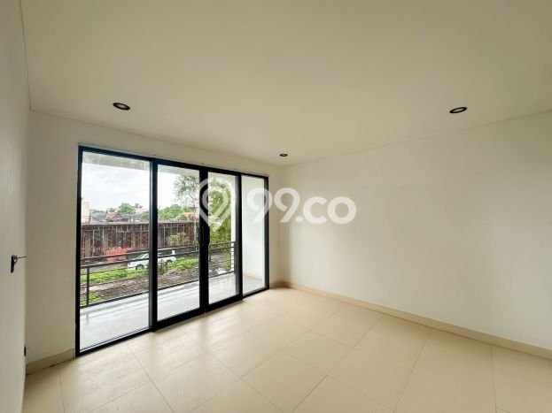For Sale! Vila Kawasan , Ukuran 330m2m², Lokasi Strategis For Sale! Vila Kawasan , Ukuran 330m2m², Lokasi Strategis
