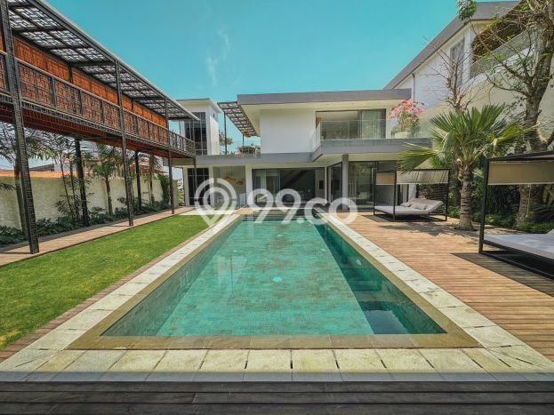 Jual Rumah Luas Elegan Dengan View Cantik di Jimbaran, Badung Jual Rumah Luas Elegan Dengan View Cantik di Jimbaran, Badung