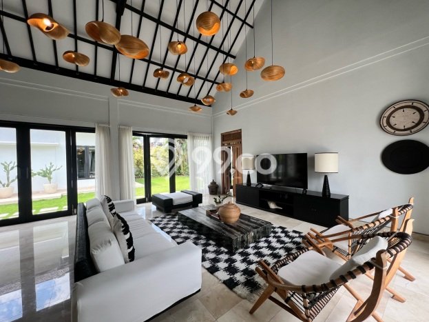 FOR SALE! Vila Kawasan , Area 918m2m², Akses ke Fasilitas Umum FOR SALE! Vila Kawasan , Area 918m2m², Akses ke Fasilitas Umum
