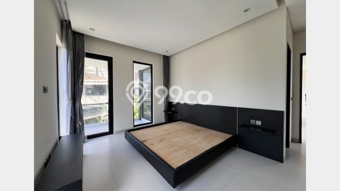 Vila di , Area 250m2m², Area Strategis Vila di , Area 250m2m², Area Strategis