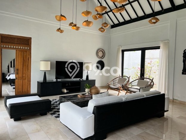 FOR SALE! Vila Kawasan , Area 918m2m², Akses ke Fasilitas Umum FOR SALE! Vila Kawasan , Area 918m2m², Akses ke Fasilitas Umum