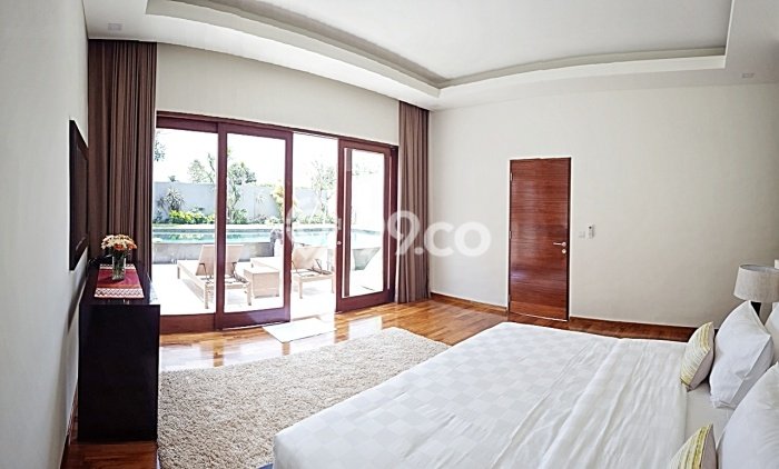 Dijual Segera! Vila Kawasan , Area 400m2m², Posisi Premium dekat dengan berbagai kebutuhan Dijual Segera! Vila Kawasan , Area 400m2m², Posisi Premium dekat dengan berbagai kebutuhan