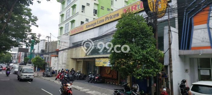 Area Ramai! Ruko Dijual di Tegalrejo untuk Bisnis Luas Bangunan 850m2 Area Ramai! Ruko Dijual di Tegalrejo untuk Bisnis Luas Bangunan 850m2