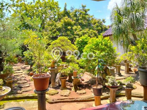 Rumah Elit LB 675m2 Siap Pakai Desain Elegan di Barusari, Semarang Rumah Elit LB 675m2 Siap Pakai Desain Elegan di Barusari, Semarang