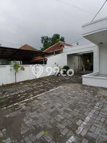 SPECIAL PROPERTY! Rumah area , LT 423m2m² Bangunan 300m2m² SPECIAL PROPERTY! Rumah area , LT 423m2m² Bangunan 300m2m²