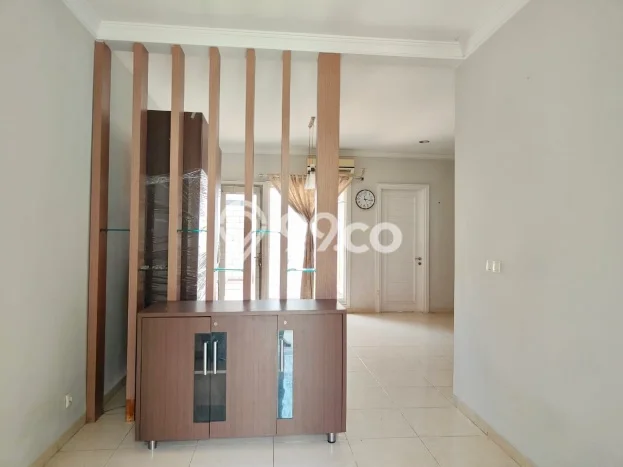 Rumah Disewakan Tangerang LT 200m2 LB 200m2 Kawasan Alam Sutera Rumah Disewakan Tangerang LT 200m2 LB 200m2 Kawasan Alam Sutera