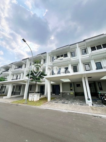Disewakan! Rumah 5 Kamar Tidur &
4 Kamar Mandi di Alam Sutera, Tangerang Disewakan! Rumah 5 Kamar Tidur &
4 Kamar Mandi di Alam Sutera, Tangerang