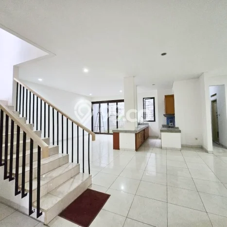 Jarang Ada! Rumah Sewa 4 Kamar Nyaman Siap Huni Alam Sutera Jarang Ada! Rumah Sewa 4 Kamar Nyaman Siap Huni Alam Sutera