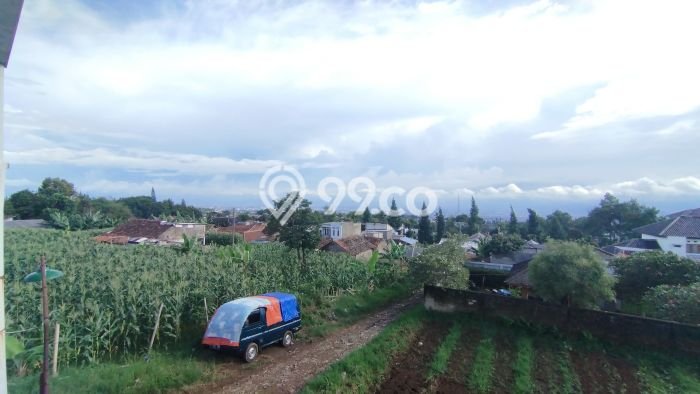 Rumah Terawat kawasan Cihanjuang, Bandung, Luas 139m² Bangunan 155m² DIJUAL CEPAT! Rumah Terawat kawasan Cihanjuang, Bandung, Luas 139m² Bangunan 155m² DIJUAL CEPAT!