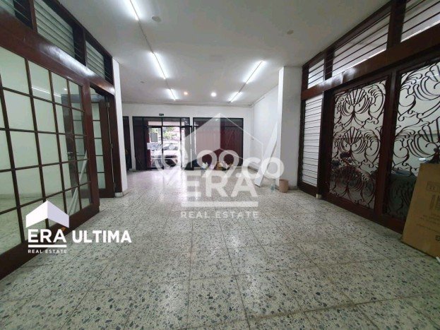 EXCLUSIVE OFFER! Rumah di , 6 KT, Area Premium, LT 226m2m² Bangunan 320m2m² EXCLUSIVE OFFER! Rumah di , 6 KT, Area Premium, LT 226m2m² Bangunan 320m2m²