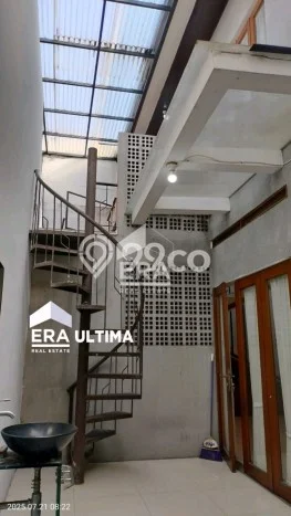 Disewakan! Rumah 5 Kamar Tidur &
3 Kamar Mandi di Pasteur, Bandung Disewakan! Rumah 5 Kamar Tidur &
3 Kamar Mandi di Pasteur, Bandung