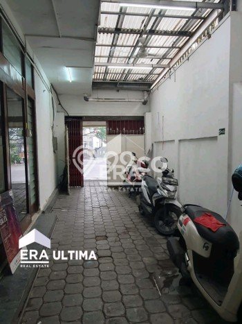 EXCLUSIVE OFFER! Rumah di , 6 KT, Area Premium, LT 226m2m² Bangunan 320m2m² EXCLUSIVE OFFER! Rumah di , 6 KT, Area Premium, LT 226m2m² Bangunan 320m2m²