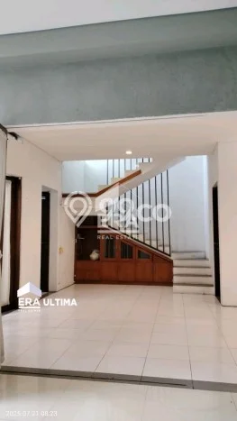 Disewakan! Rumah 5 Kamar Tidur &
3 Kamar Mandi di Pasteur, Bandung Disewakan! Rumah 5 Kamar Tidur &
3 Kamar Mandi di Pasteur, Bandung