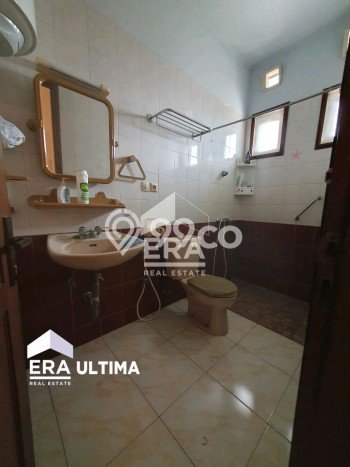 Rumah Mewah LB 250m2 Siap Pakai Desain Elegan di Setra Duta, Bandung Rumah Mewah LB 250m2 Siap Pakai Desain Elegan di Setra Duta, Bandung