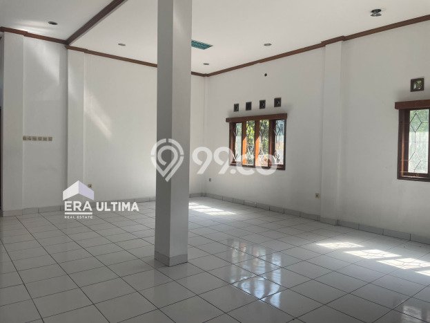 Disewakan! Rumah 11 Kamar Tidur &
4 Kamar Mandi di Geger Kalong, Bandung Disewakan! Rumah 11 Kamar Tidur &
4 Kamar Mandi di Geger Kalong, Bandung
