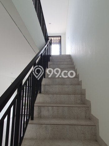 AREA KOMERSIAL! Ruko Disewakan di , Luas 124m2m², Jalan Strategis, Siap Usaha AREA KOMERSIAL! Ruko Disewakan di , Luas 124m2m², Jalan Strategis, Siap Usaha