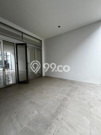 Rumah Mewah LB 480m2 Siap Huni Desain Elegan di Golf Island, Jakarta Utara Rumah Mewah LB 480m2 Siap Huni Desain Elegan di Golf Island, Jakarta Utara