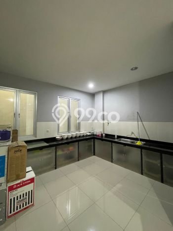 Ruko Dijual di Prime Area Jakarta Barat Luas 430m2 Ruko Dijual di Prime Area Jakarta Barat Luas 430m2