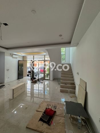 Disewakan! Rumah 5 Kamar Tidur &
3 Kamar Mandi di Pantai Indah Kapuk 2, Jakarta Utara Disewakan! Rumah 5 Kamar Tidur &
3 Kamar Mandi di Pantai Indah Kapuk 2, Jakarta Utara
