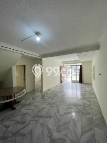 Jarang Ada! Rumah Sewa 4 Kamar Nyaman Siap Huni Muara Karang Jarang Ada! Rumah Sewa 4 Kamar Nyaman Siap Huni Muara Karang