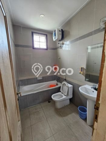 Rumah sewa siap huni 4 KT di Pantai Indah Kapuk, Jakarta Utara Rumah sewa siap huni 4 KT di Pantai Indah Kapuk, Jakarta Utara