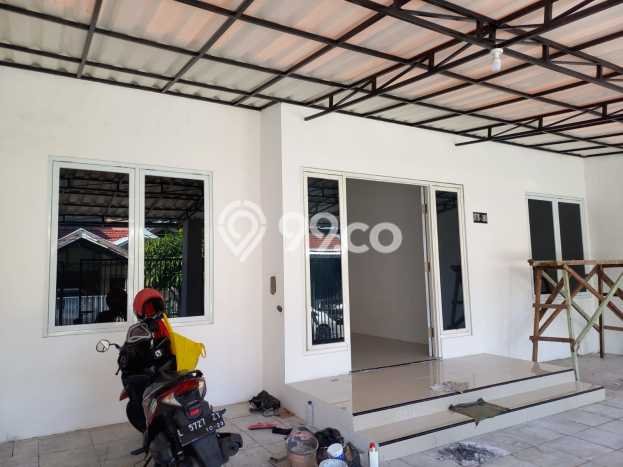 For Sale Rumah 4 Kamar Lokasi Strategis Bagus dan Strategis di Waru For Sale Rumah 4 Kamar Lokasi Strategis Bagus dan Strategis di Waru