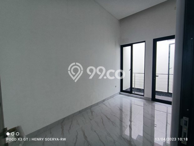 For Sale Rumah 4 Kamar Lokasi Ideal Bagus dan Strategis di Rungkut For Sale Rumah 4 Kamar Lokasi Ideal Bagus dan Strategis di Rungkut