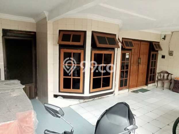 Rumah Strategis Modern Lb 196m2 di Waru, Sidoarjo Rumah Strategis Modern Lb 196m2 di Waru, Sidoarjo