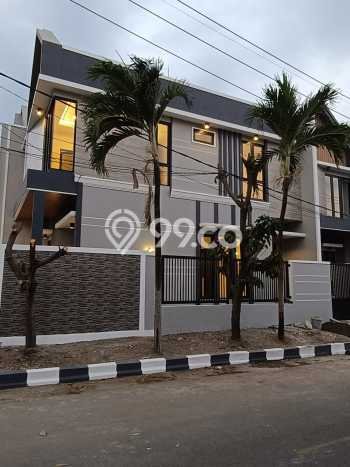 Rumah Elit Modern Siap Huni di Sutorejo Surabaya Rumah Elit Modern Siap Huni di Sutorejo Surabaya