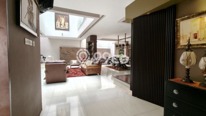 Rumah Mewah LB 900m2 Siap Huni Desain Elegan di Alam Sutera, Tangerang Rumah Mewah LB 900m2 Siap Huni Desain Elegan di Alam Sutera, Tangerang
