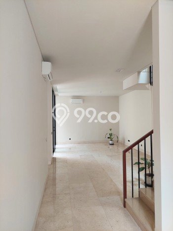 Rumah Mewah LB 289m2 Siap Huni Desain Elegan di Kemang, Jakarta Selatan Rumah Mewah LB 289m2 Siap Huni Desain Elegan di Kemang, Jakarta Selatan