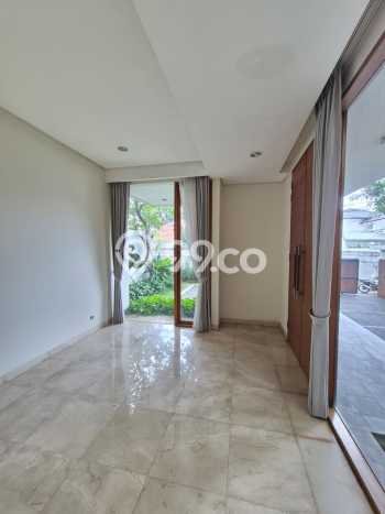 Rumah Sewa Jakarta Selatan LT 674m2 LB 600m2 Area Kemang Rumah Sewa Jakarta Selatan LT 674m2 LB 600m2 Area Kemang