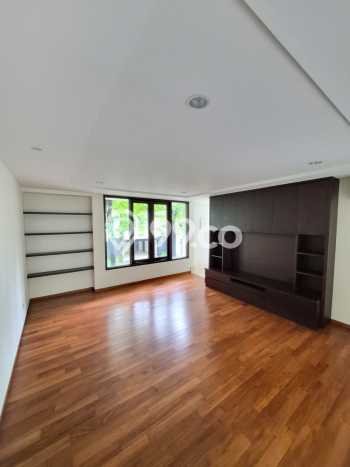 Rumah sewa siap huni 6 KT di Kemang, Jakarta Selatan Rumah sewa siap huni 6 KT di Kemang, Jakarta Selatan