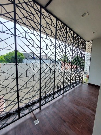Rumah Mewah LB 289m2 Siap Huni Desain Elegan di Kemang, Jakarta Selatan Rumah Mewah LB 289m2 Siap Huni Desain Elegan di Kemang, Jakarta Selatan