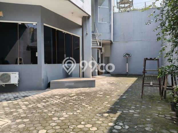 Hunian Mewah LB 500m2 Siap Pakai Desain Elegan di Cirebon Kota, Cirebon Hunian Mewah LB 500m2 Siap Pakai Desain Elegan di Cirebon Kota, Cirebon