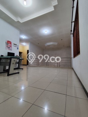 For Sale! Luxury House LT 255m2 Desain Elegan di Taman Kopo Indah For Sale! Luxury House LT 255m2 Desain Elegan di Taman Kopo Indah