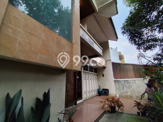 For Sale! Luxury House LT 255m2 Desain Elegan di Taman Kopo Indah For Sale! Luxury House LT 255m2 Desain Elegan di Taman Kopo Indah