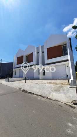 Untuk Dijual! Ruko di Cibaduyut Bandung LT 60m2 / LB 72m2 Kawasan Strategis Untuk Dijual! Ruko di Cibaduyut Bandung LT 60m2 / LB 72m2 Kawasan Strategis
